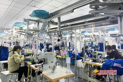 服飾外貿(mào)訂單火爆，中國制造引領(lǐng)全球時(shí)尚潮流